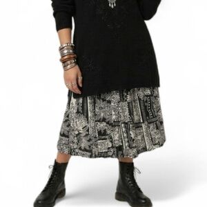 Vintage Mainstreet Black & White Floral Geometric Broomstick Midi Skirt